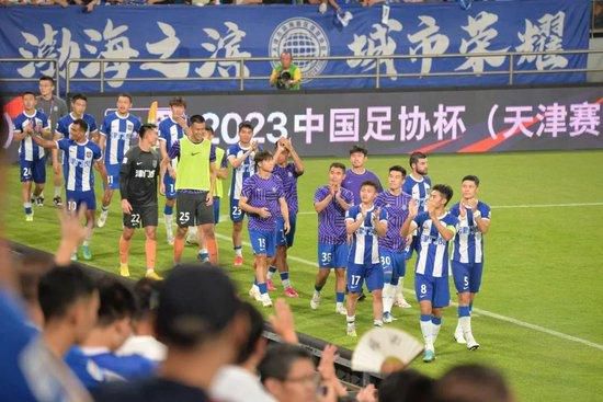 年轻的老师大胸4